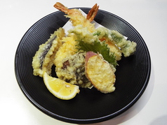 エビと野菜の天盛り
