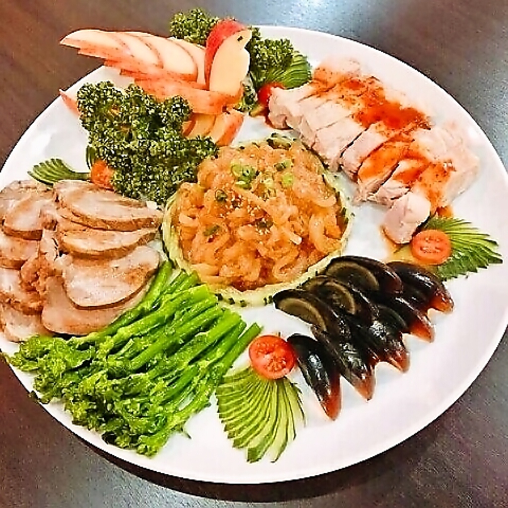 値段に応じた飲み放題付きコースを多数ご用意しております！詳しくはコースページをご覧ください！