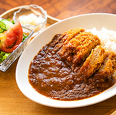 MASAKAカツカレー（サラダ付き） ※フリードリンク付き