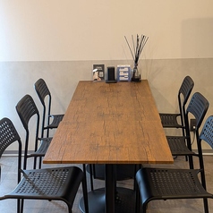 人数に合わせて席数調整可能です！来店人数に合わせて席調整致しますのでお気軽にご相談ください。