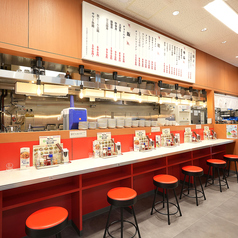 JR横須賀線「逗子」駅・京急逗子線「逗子・葉山」駅からスグ♪ランチ・晩ごはん・ちょい飲みなど様々なシーンでご利用いただけます。お一人様でもお気軽にご利用いただけるカウンター席をご用意しております。
