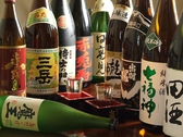 日本酒・焼酎は30種類取り揃えており単品飲み放題・コースにも随時10から15本飲み放題でお楽しみ頂けます。