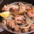 料理メニュー写真 親鶏の炭火焼き