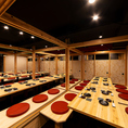 【最大44名様個室】当店は2名～最大44名様の団体席も個室でご用意しております。ご宴会におすすめの飲み放題付コースを各種ご用意しておりますので、ぜひご利用ください。