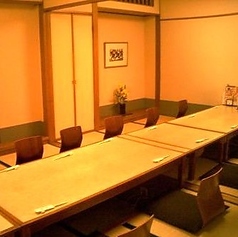 2～14名様までご利用いただけます。ご宴会や、歓迎会・送別会、慶事・法事にも対応できます。