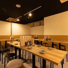 店貸切のご予約も大歓迎!テーブルのレイアウト変更も柔軟に対応でき、会社宴会や歓送迎会、同窓会など大人数の宴会にもピッタリです!和の温もり感じる上質空間を丸ごと貸切で贅沢に楽しめます!