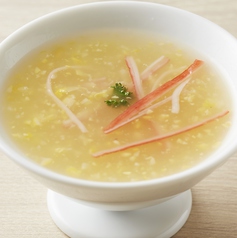 蟹とコーンのスープ、酸辣湯、干し貝柱とほうれん草のスープ