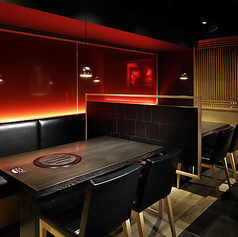 1席1席がゆったりリラックスできる作りになっております。