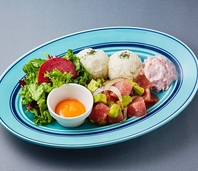 プチ旅行気分を楽しめる本格的なハワイアン料理をご提供