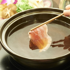 自慢の自家製出汁で味わう◎沖縄直送アグー豚の旨味の写真