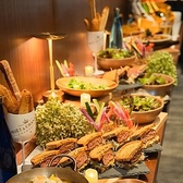 豪華なビュッフェで会を彩ります♪貸切は立食50名様、着席では40名様まで対応可能！
