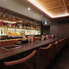 お一人様のサク飲みも大歓迎なカウンター席。心地よい雰囲気の中、ゆっくりくつろげる空間をご用意。デートやご夫婦でのお食事にもぴったりです☆お仕事帰りにご友人とのサシ飲みでもOK◎