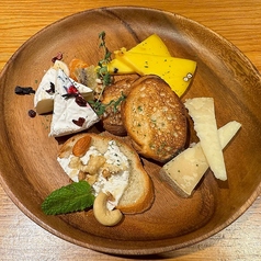 今月のチーズの4種盛り