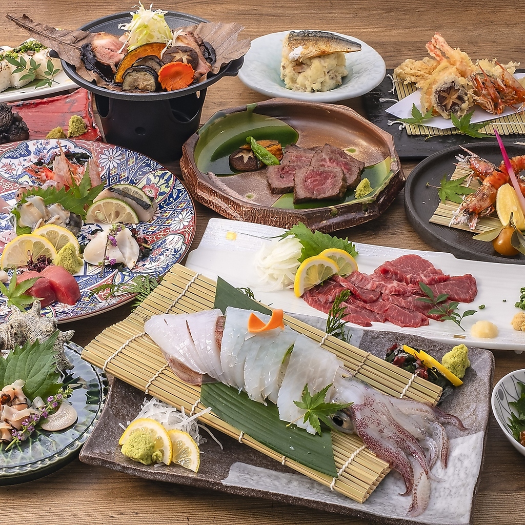 活魚や鮮魚はもちろん、もつ鍋や水炊きなどの鍋料理に肉料理まで様々なシーンに最適なコースが多数★
