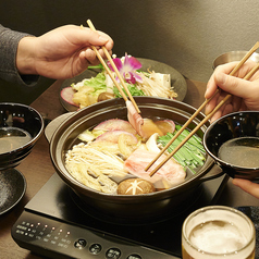 名脇役◎お肉の旨味を引き出すブレンド塩や自家製ポン酢の写真