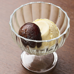 揚げ温泉まんじゅうとバニラアイス