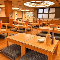 日本一の串かつ 横綱 新世界通天閣店の雰囲気3