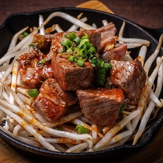 鉄板　牛サイコロステーキ