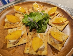 カマンベールとはちみつのカナッペ