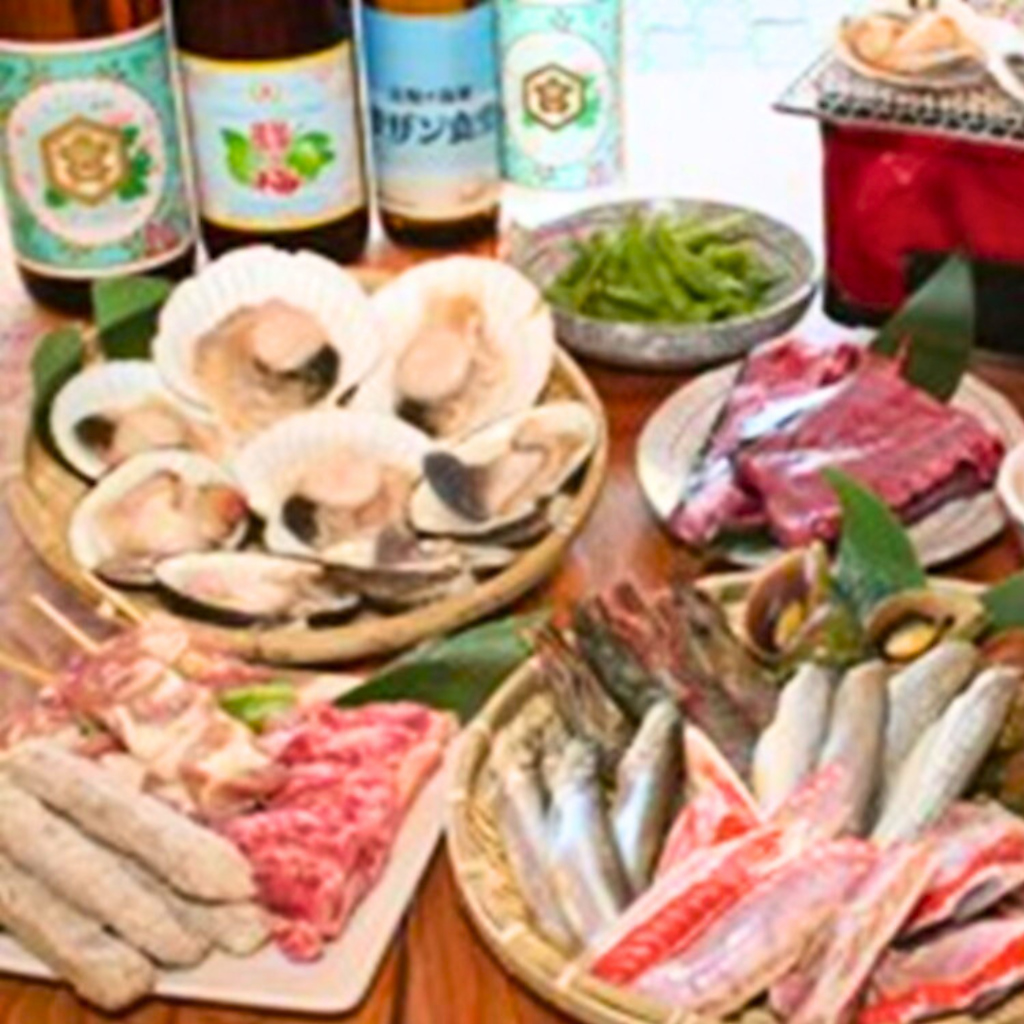 120分飲み放題付き6品コース4400円(税込)！自慢の串焼き、エビ、ホタテ、蟹味噌焼きなど大満足宴会を