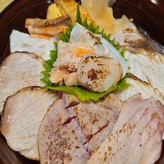 海鮮　炙り丼