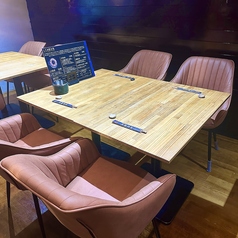 最大4名の個室のご用意ございます。予約の兼ね合いで、人数制限、利用不可の場合もございます。