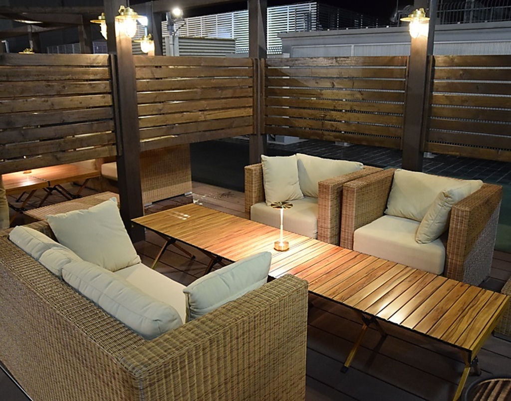 人気のVIPシートでスパークリングワインで乾杯