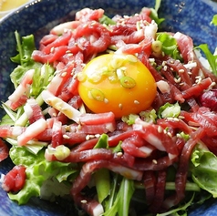 さくらユッケ丼