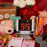 他にも無料特典がいっぱい♪お支払い金額は当日ご来店の人数分のみ/案内状作成/大型テレビ【DVD再生など】/チェキ貸出/マイク貸出/筆記具貸出/ウェディングソング有り/景品事前預かり/荷物事前預かり/30分前入場OK/開始は30分押しまでOK/カラオケ割引券