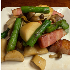 燻製ベーコンとアスパラと茸のソテー