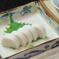 料理メニュー写真&nbsp;鯛のかまぼこの板わさ