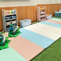 広々としたプレイマット