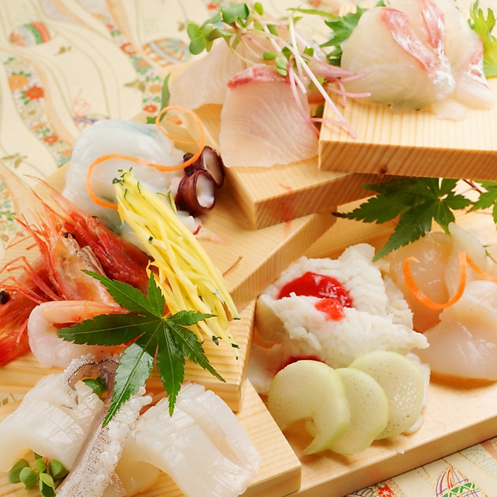 新鮮な海鮮、旬の食材を使用した本格割烹料理がリーズナブルなお値段でお愉しみいただけます♪
