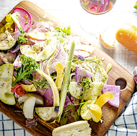 自然派ワインや野菜を使ったカクテルもご用意しております！会社宴会に最適です◎