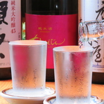日本酒や焼酎、カクテルなどお酒も種類豊富にご用意しております。料理に合わせてお楽しみください。