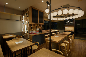 ワインの酒場。 ディプントKITTE博多店 の雰囲気1