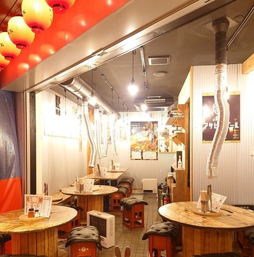 炭火焼ホルモン・旨辛テッチャン鍋　からから商店の雰囲気1