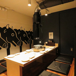 オーナー自らがデザインした、こだわりの空間でごゆっくりとお食事をお楽しみください！