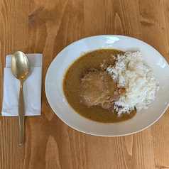 ちー坊も病みつき骨付きチキン鶏白湯カレーセット