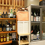 季節ごとに変わる日本酒を取り揃え、食事との相性も抜群の一杯を提供しています。