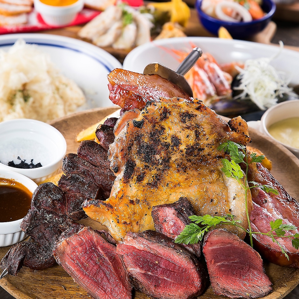 「名物！！肉盛りプレート」は当店の看板メニュー◎女子会や合コンでシェアして楽しい一品です♪