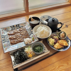 割烹本山サカナのおすすめランチ1
