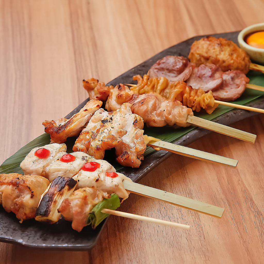 じっくりと焼き上げたお肉、外は香ばしく中はジューシー♪噛むほどに溢れる肉汁を存分にご堪能あれ◎