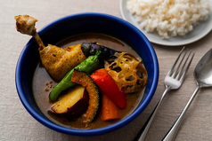 食べるスープ　チキンレッグと山形野菜のスープカレー　ライス付き