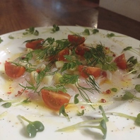 食材にこだわったアラカルトメニューも充実