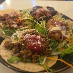 酒ト肉巻キ ニクイモアブラの特集写真