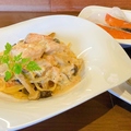 料理メニュー写真&nbsp;秋鮭ときのこのカルボナーラ