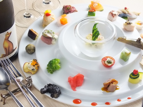 彩り豊かな見た目から楽しいオードブル。黒猫人気メニュー