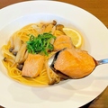 料理メニュー写真&nbsp;秋鮭ときのこの和風パスタ