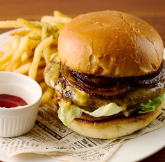 海沿いで楽しむ贅沢バーガー＆カフェ時間